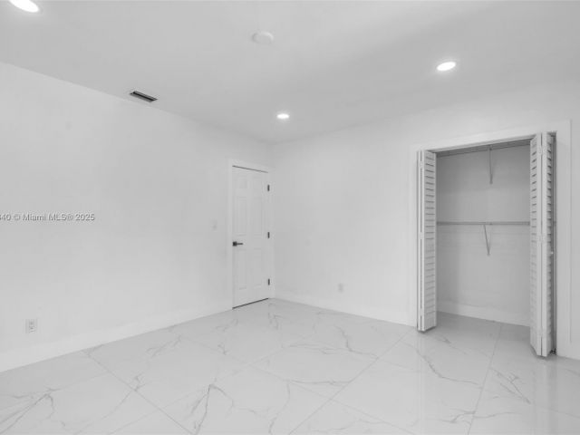 Продажа дома по адресу 1010 NE 140th St - фото 6224033