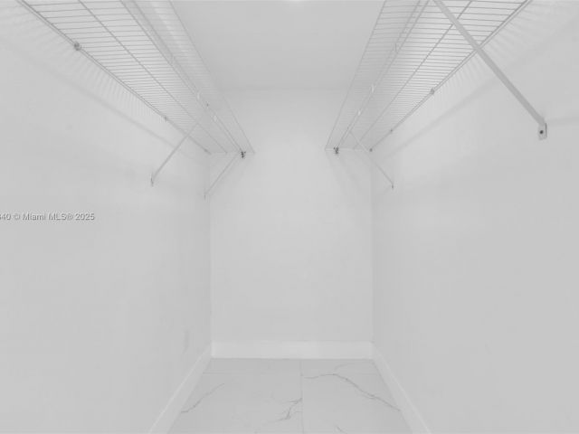 Продажа дома по адресу 1010 NE 140th St - фото 6224036