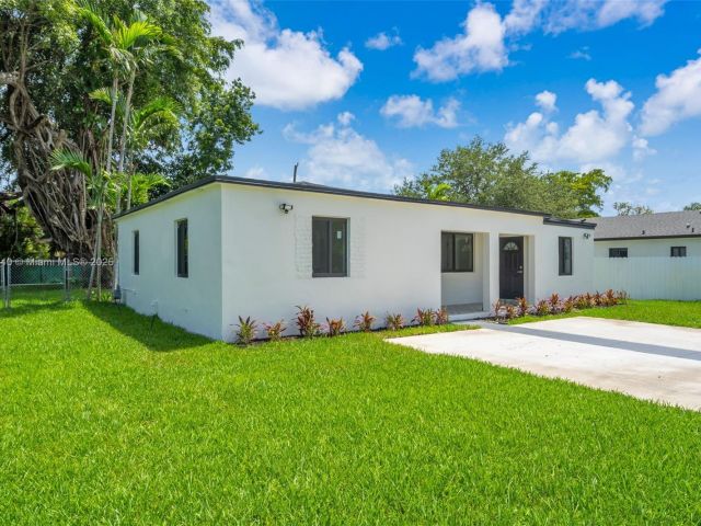 Продажа дома по адресу 1010 NE 140th St - фото 6224046