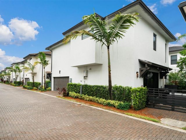 Продажа дома по адресу 8272 NW 44th Ter - фото 6134985