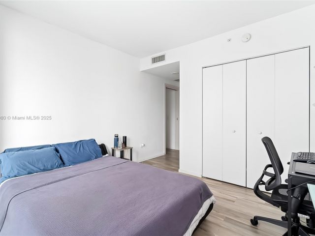 Продажа квартиры #3704 - фото 6153432