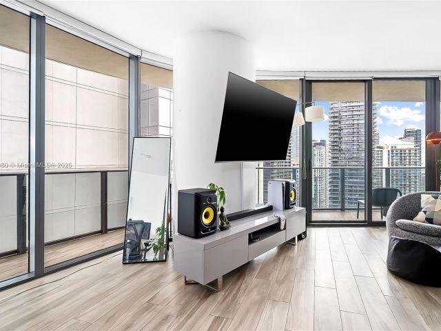 Продажа квартиры #3704 - фото 6153441