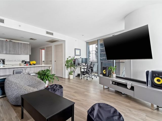 Продажа квартиры #3704 - фото 6153442