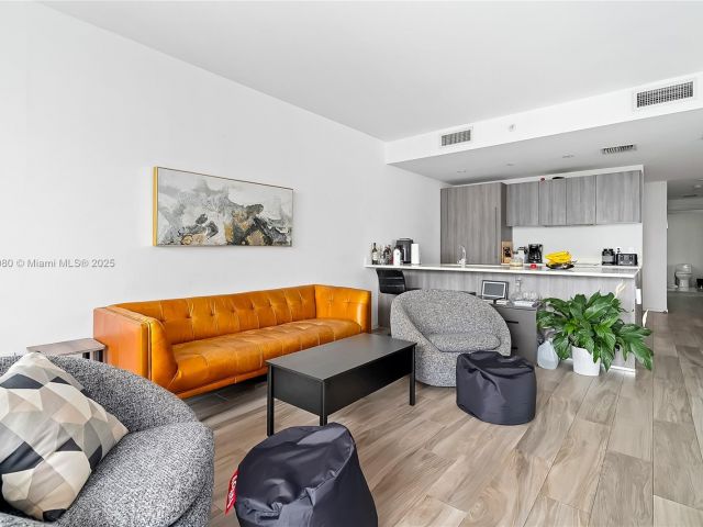 Продажа квартиры #3704 - фото 6153445