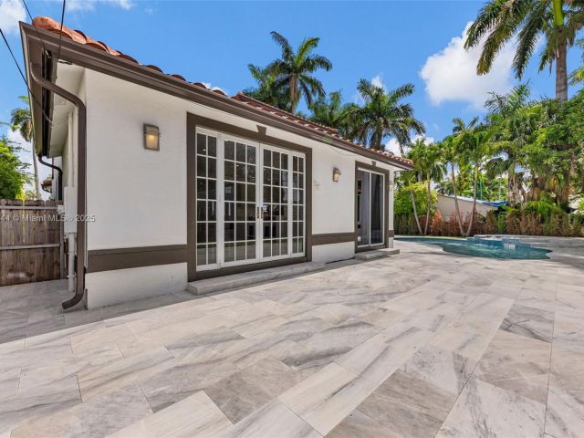 Продажа дома по адресу 1350 Hollywood Blvd - фото 6143540