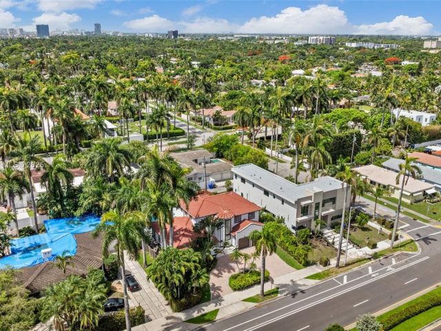 Продажа дома по адресу 1350 Hollywood Blvd - фото 6143550