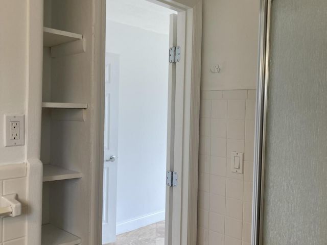 Дом в аренду по адресу 927 W Royal Palm Road - фото 6702485