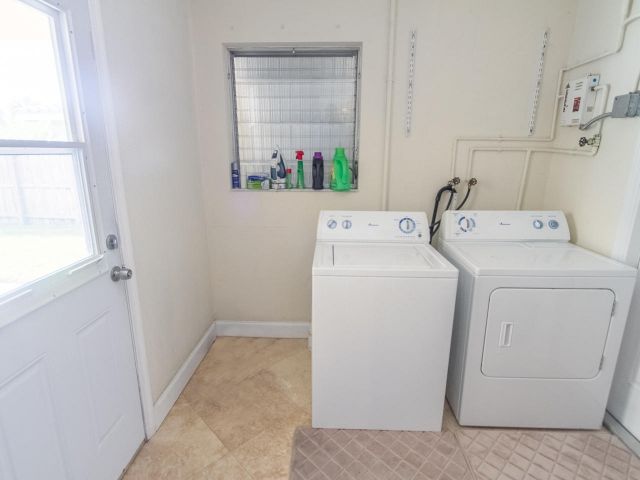 Дом в аренду по адресу 927 W Royal Palm Road - фото 6702492