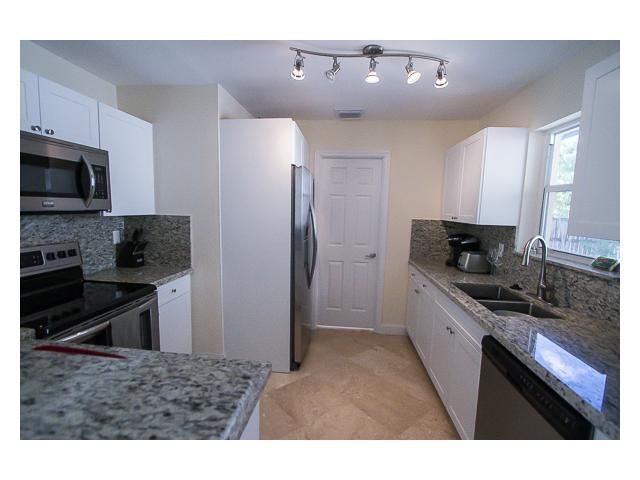 Дом в аренду по адресу 927 W Royal Palm Road - фото 6702496