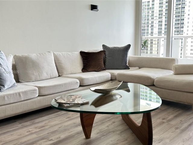 Квартира в аренду номер - фото 6164061