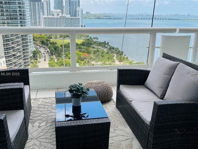 Квартира в аренду номер - фото 6164073