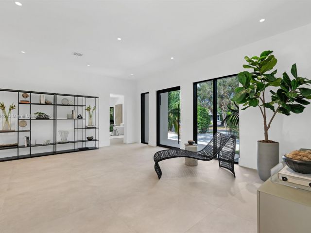 Дом в аренду по адресу 11150 Griffing Blvd - фото 6138184