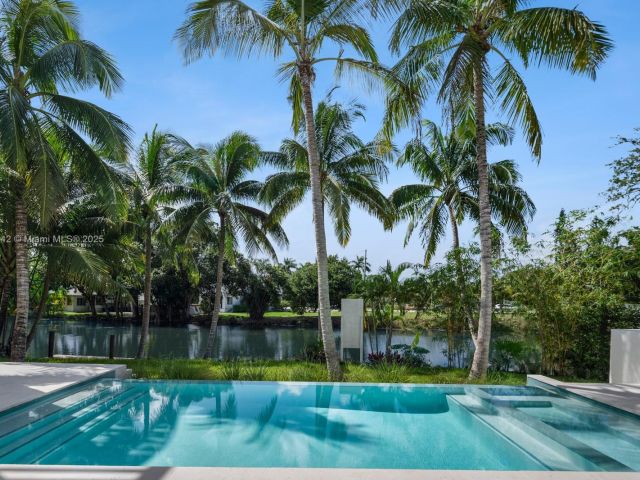 Дом в аренду по адресу 11150 Griffing Blvd - фото 6138190