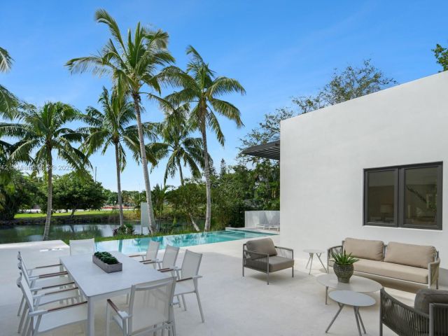 Дом в аренду по адресу 11150 Griffing Blvd - фото 6138191