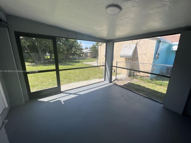 Продажа дома по адресу 4562 Old Military Trl - фото 6139339