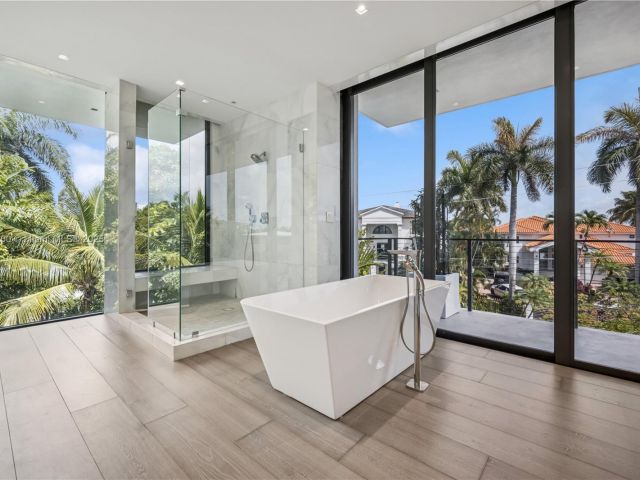 Продажа дома по адресу 420 N Hibiscus Dr - фото 6139414