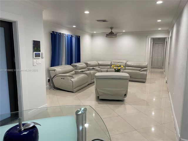 Продажа дома по адресу 16 NW 207th St - фото 6159288