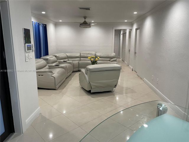 Продажа дома по адресу 16 NW 207th St - фото 6159289