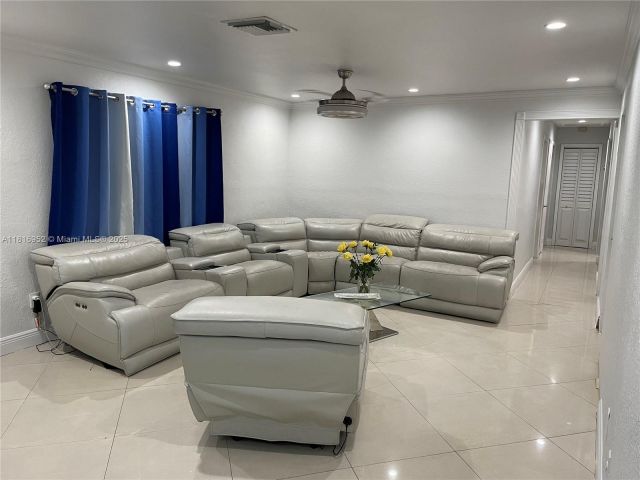 Продажа дома по адресу 16 NW 207th St - фото 6159290