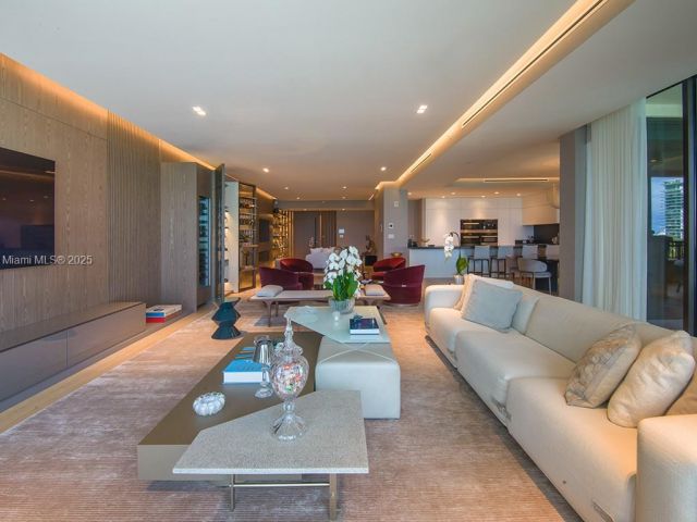 Продажа квартиры # - фото 6141426