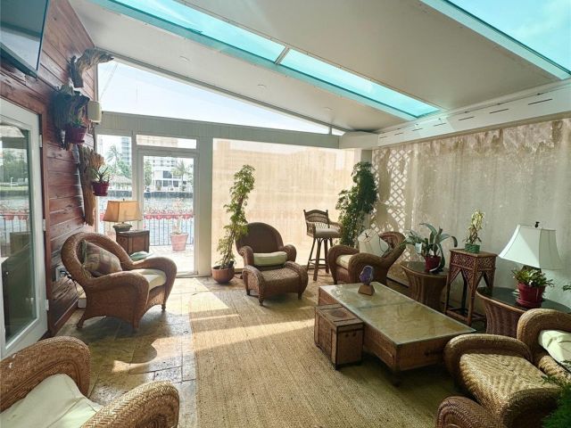 Дом в аренду по адресу 683 Pelican Way - фото 6144052