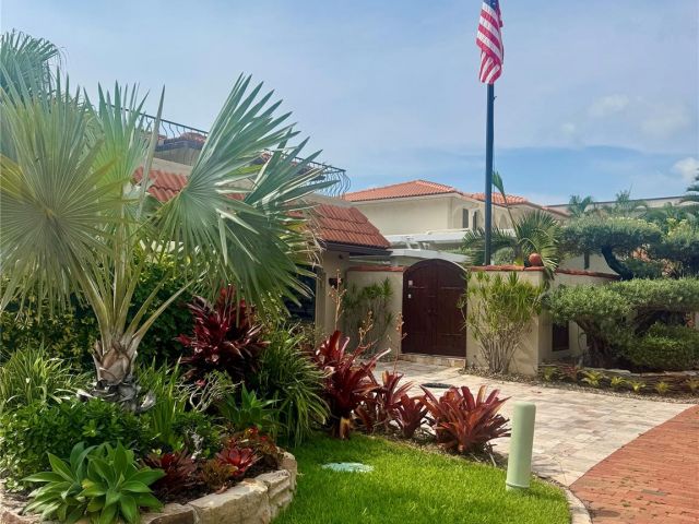 Дом в аренду по адресу 683 Pelican Way - фото 6144057