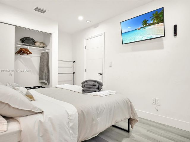 Дом в аренду по адресу 300 NW 82nd Ter - фото 6139897