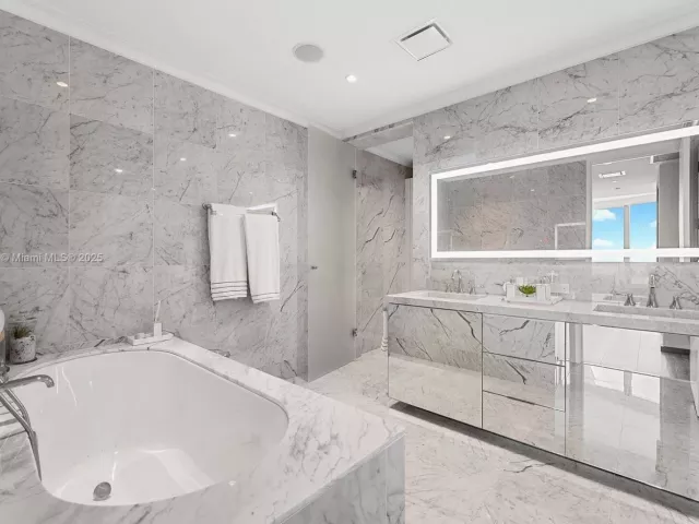 Продажа квартиры #3101 - фото 6144945