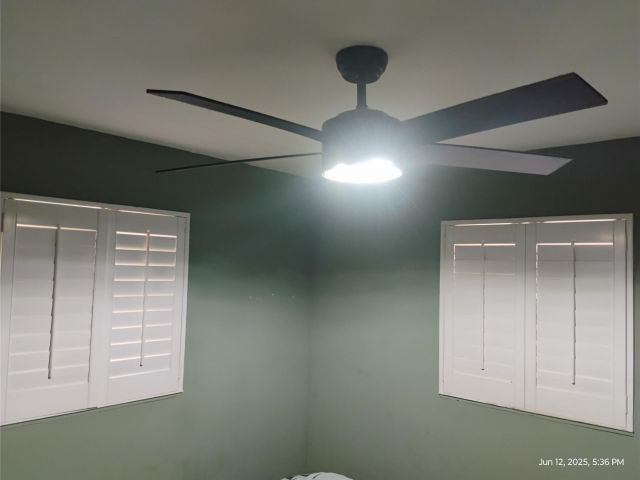 Продажа дома по адресу 1051 SW 31st St - фото 6165853