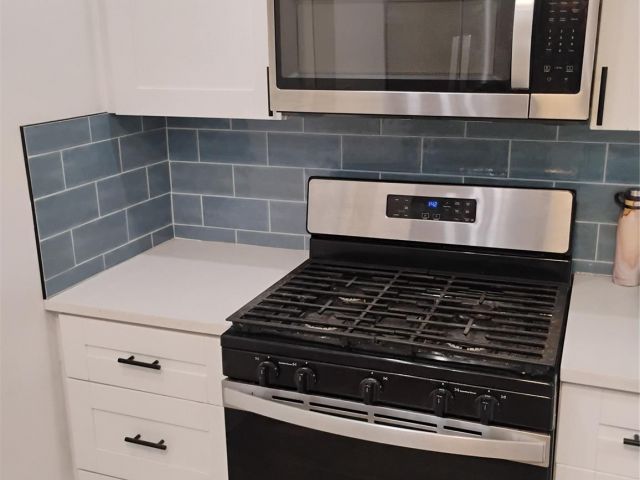 Продажа дома по адресу 1051 SW 31st St - фото 6165863