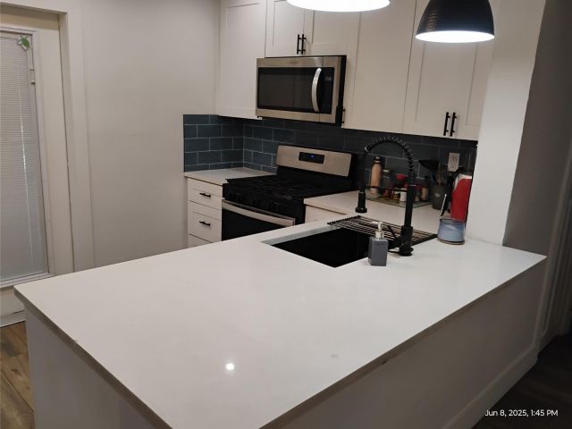 Продажа дома по адресу 1051 SW 31st St - фото 6165871