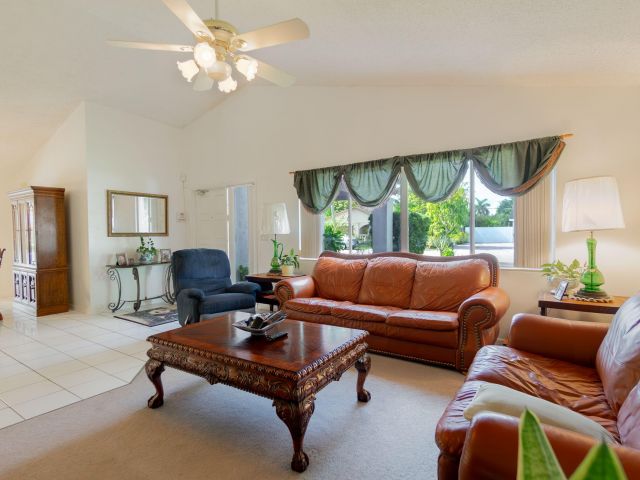 Продажа дома по адресу 3623 Walden Lane - фото 6166873