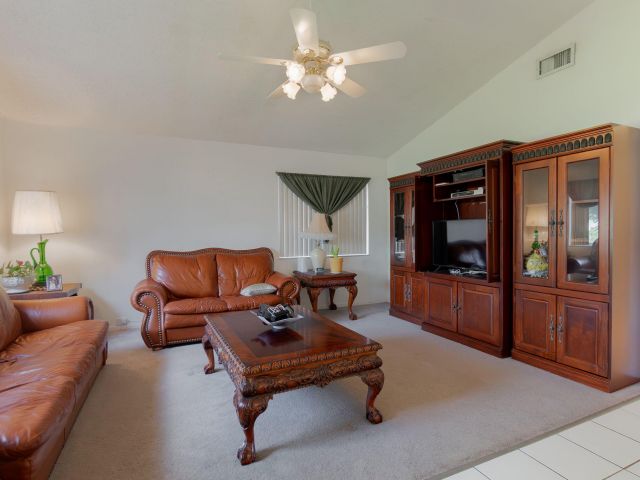 Продажа дома по адресу 3623 Walden Lane - фото 6166876