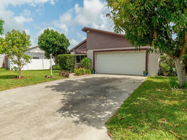 Продажа дома по адресу 3623 Walden Lane - фото 6166881