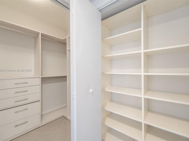 Продажа квартиры #2107 - фото 6768727