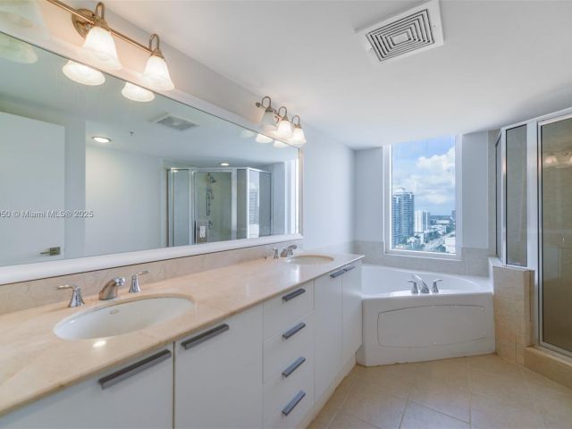 Продажа квартиры #2107 - фото 6768731