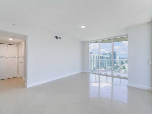 Продажа квартиры #2107 - фото 6768736