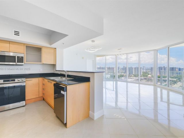 Продажа квартиры #2107 - фото 6768738