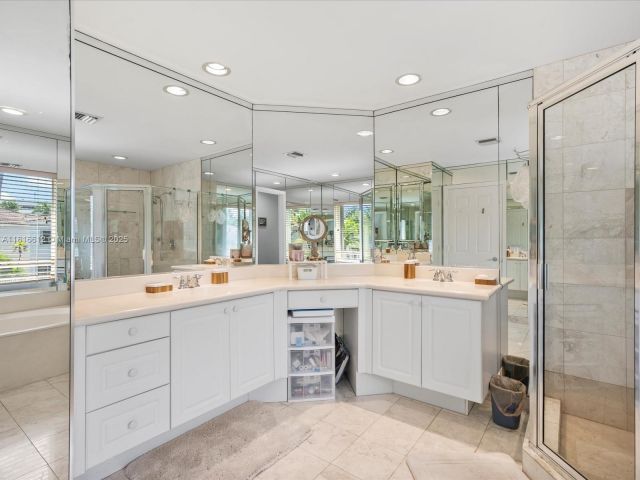 Продажа дома по адресу 20820 NE 30th Pl - фото 6140409