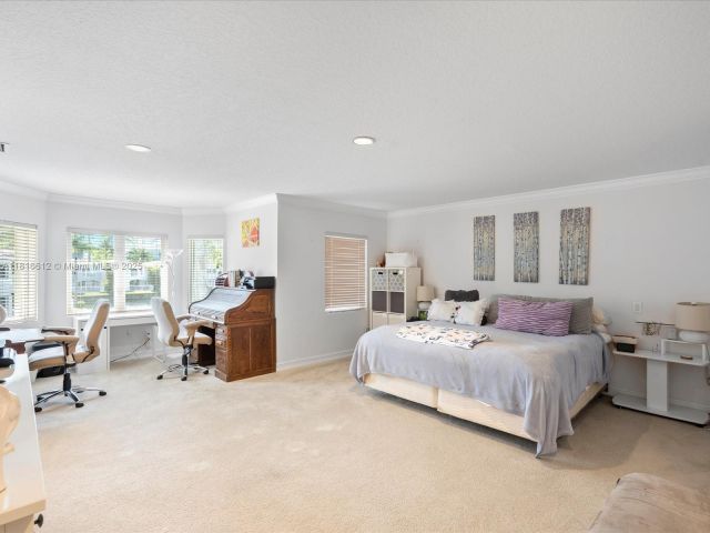 Продажа дома по адресу 20820 NE 30th Pl - фото 6140412