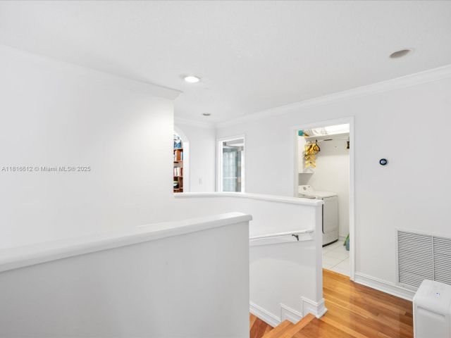 Продажа дома по адресу 20820 NE 30th Pl - фото 6140413