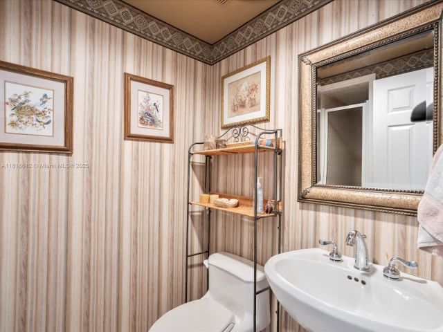 Продажа дома по адресу 20820 NE 30th Pl - фото 6140414