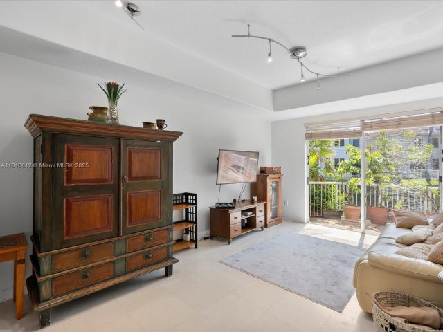 Продажа дома по адресу 20820 NE 30th Pl - фото 6140418