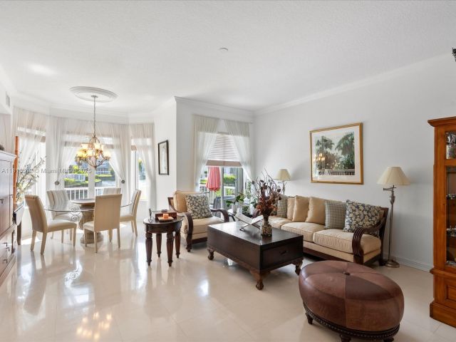 Продажа дома по адресу 20820 NE 30th Pl - фото 6140420