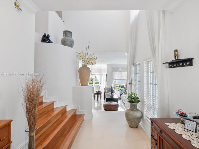 Продажа дома по адресу 20820 NE 30th Pl - фото 6140422