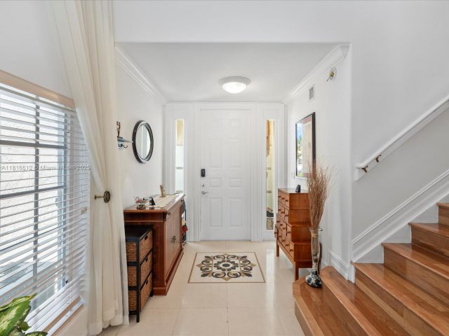 Продажа дома по адресу 20820 NE 30th Pl - фото 6140424