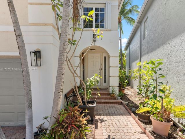 Продажа дома по адресу 20820 NE 30th Pl - фото 6140425