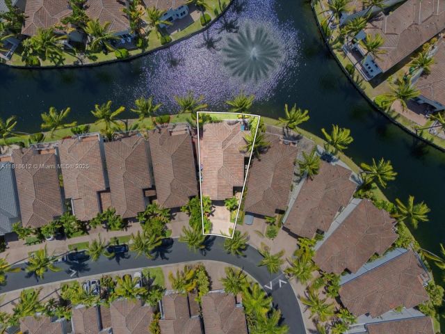 Продажа дома по адресу 20820 NE 30th Pl - фото 6140426