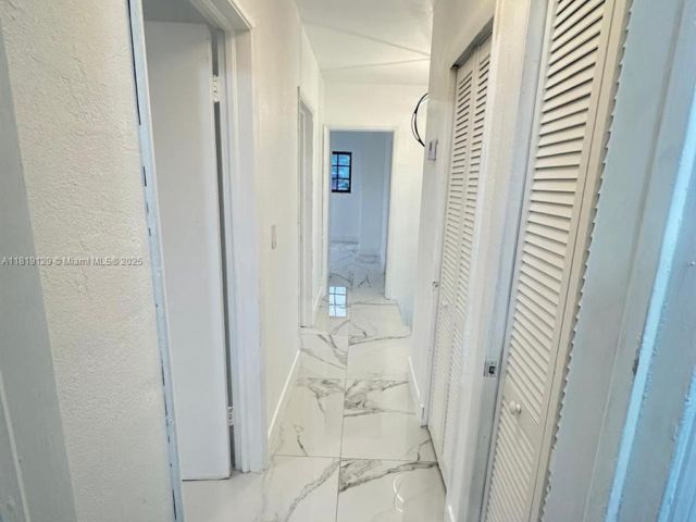 Продажа дома по адресу 1325 NE 203rd St - фото 6141025