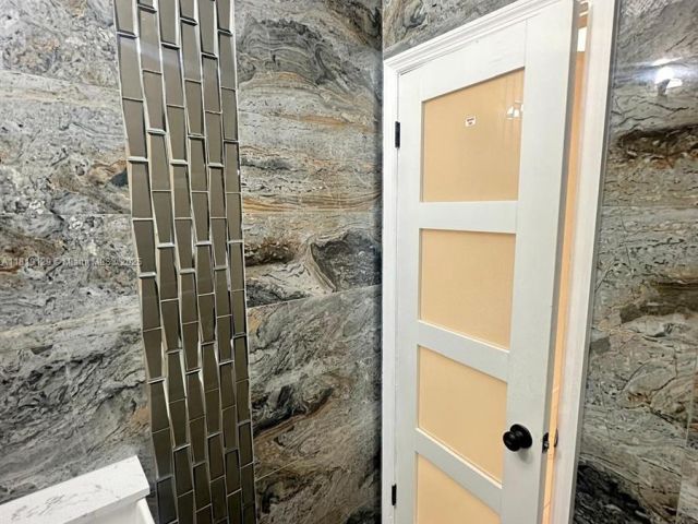 Продажа дома по адресу 1325 NE 203rd St - фото 6141026